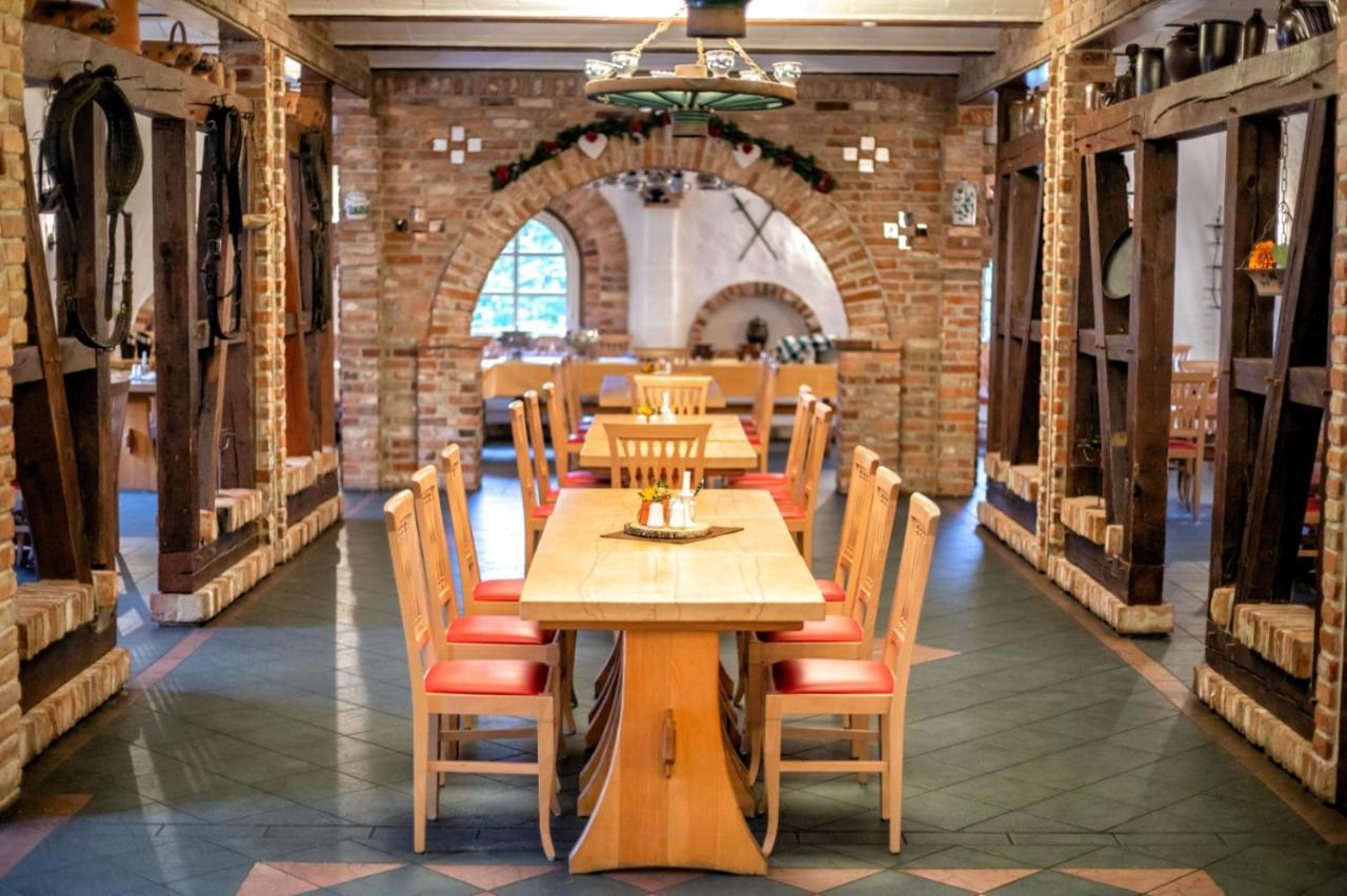 Ritterhof Kampehl Hotel Neustadt  Luaran gambar